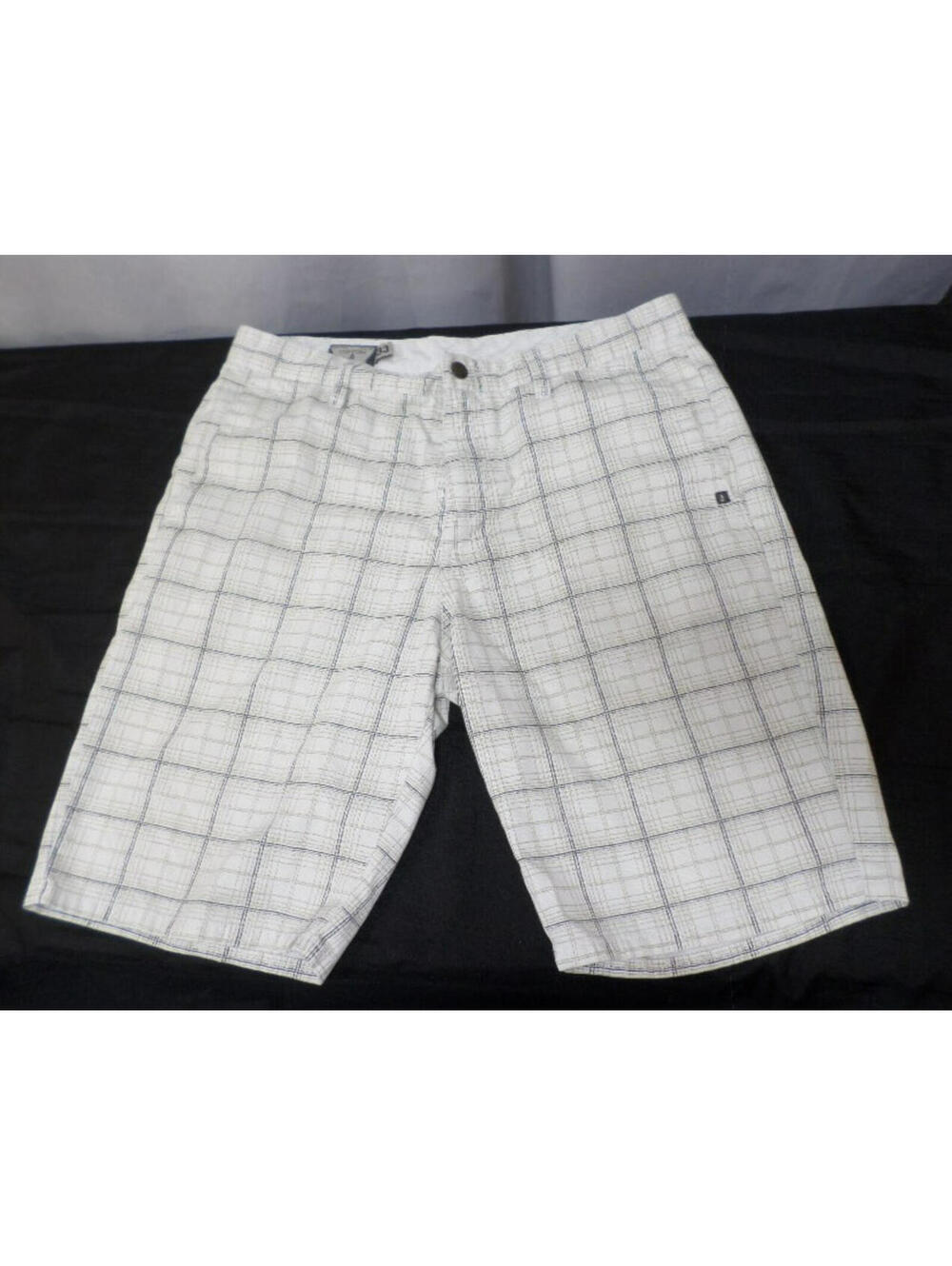 DESIGNER VOLCOM CORPS CLASS SURF SKATE STRIPED CREAM SHORTS SIZE 33